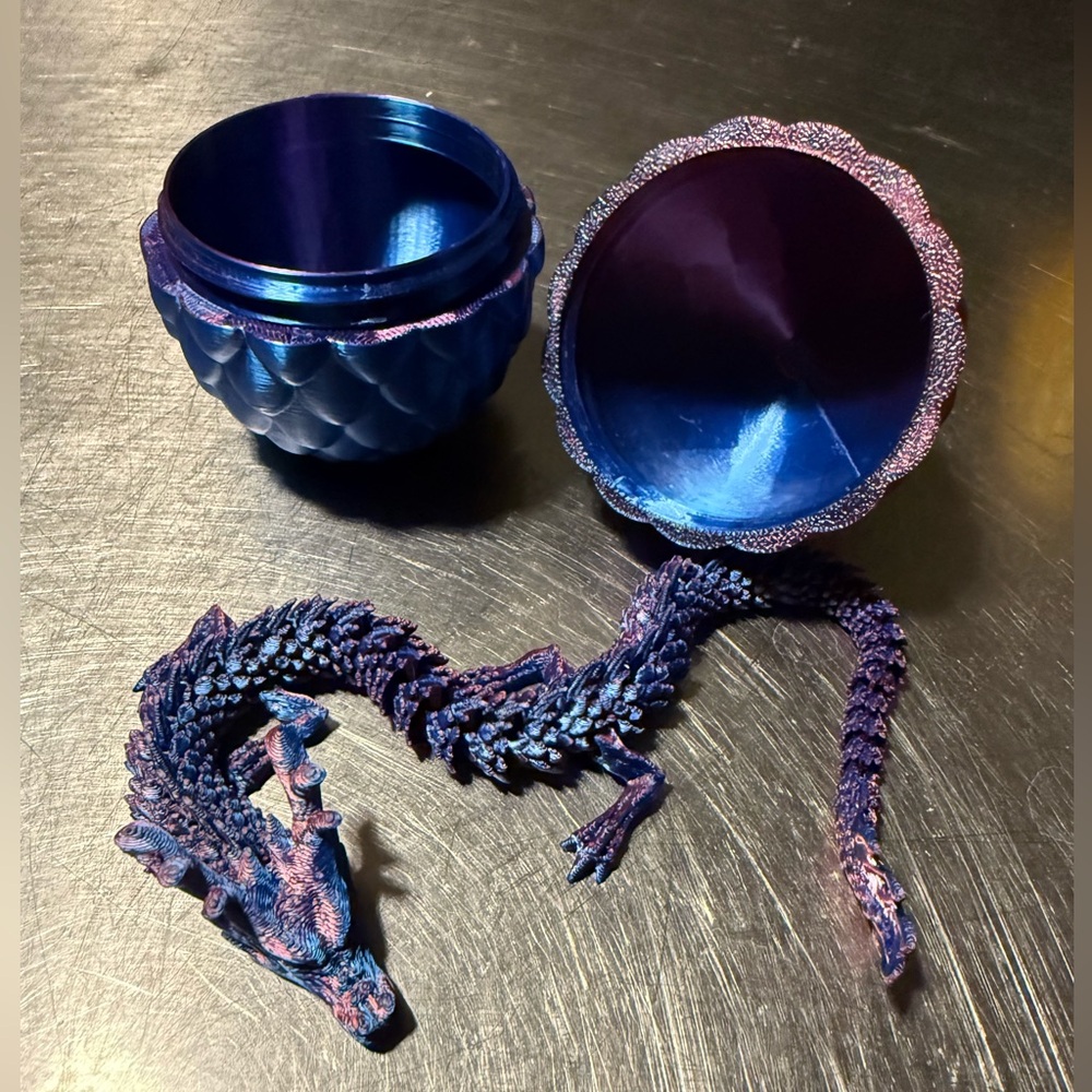 3D printed dragon egg with screw top